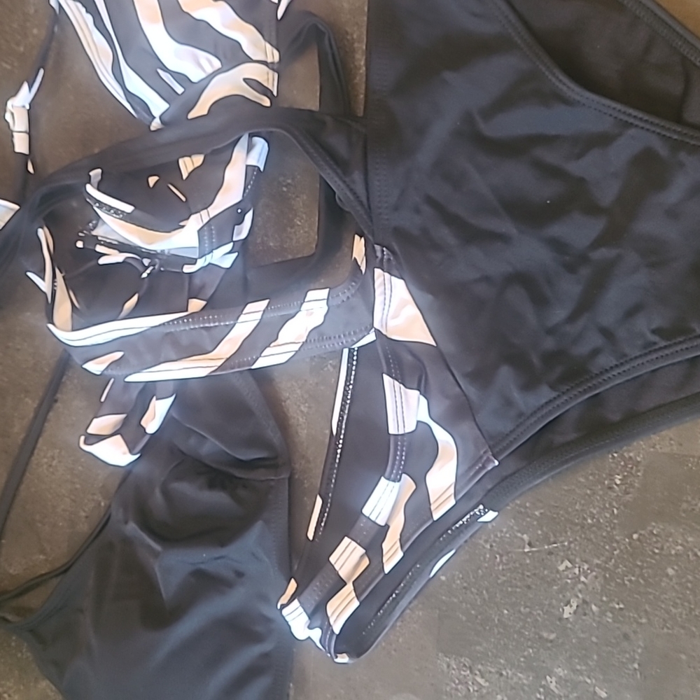Shein blk n white bikini